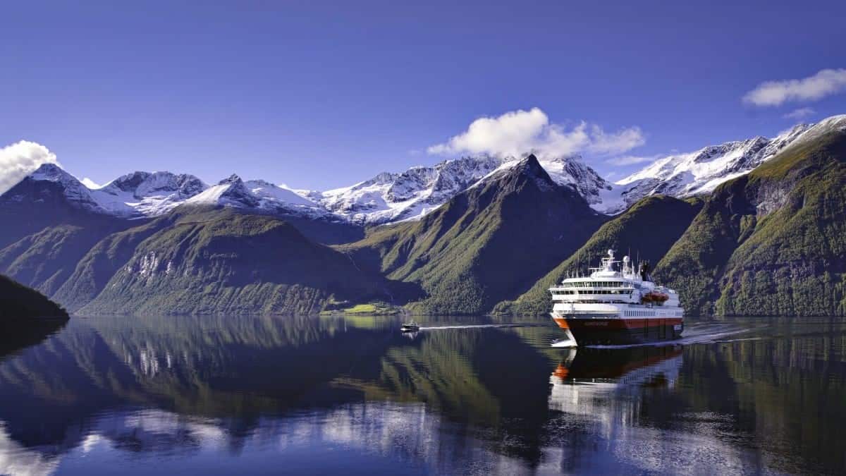 Hurtigruten 2023/24